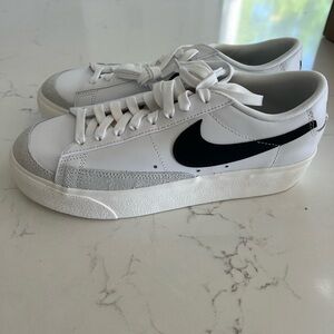 Nike Classic White and Black Low-Top Sneakers